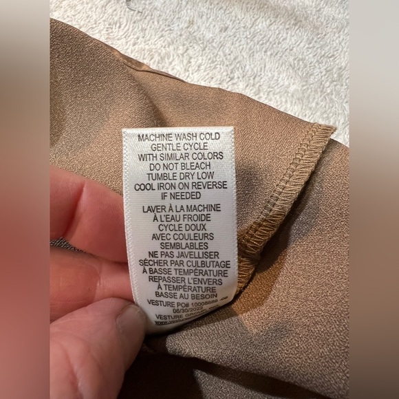 STATUS by‎ CHENAULT Tan pull on satin pleated skirt size L. - Picture 11 of 14